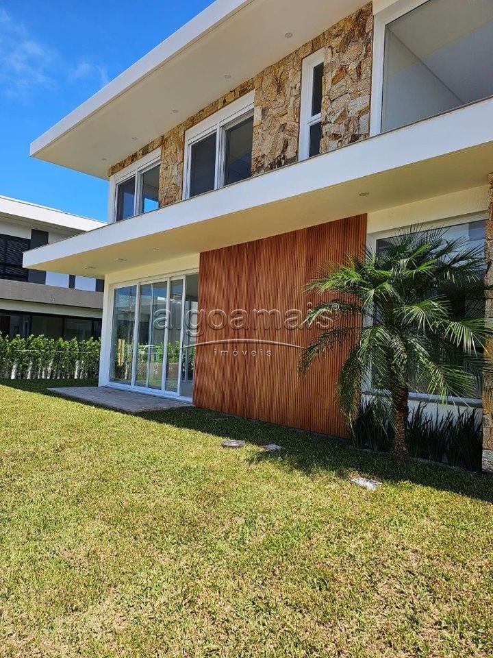 Casa de Condomínio à venda com 4 quartos, 241m² - Foto 7