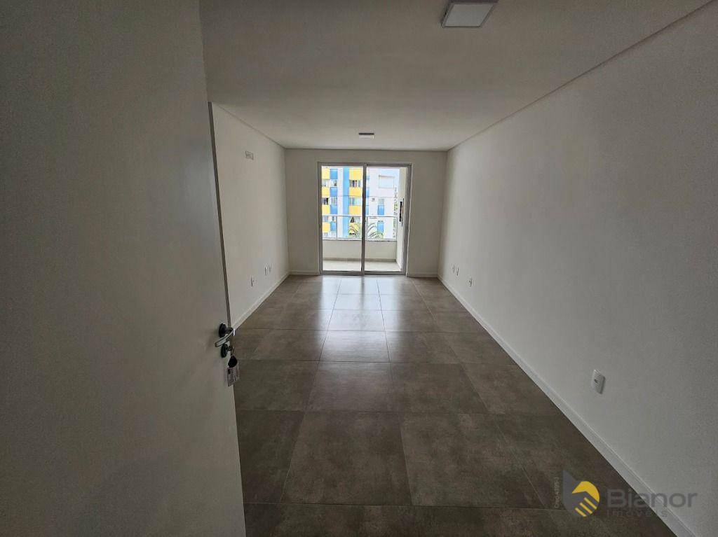 Apartamento para alugar com 1 quarto, 66m² - Foto 2