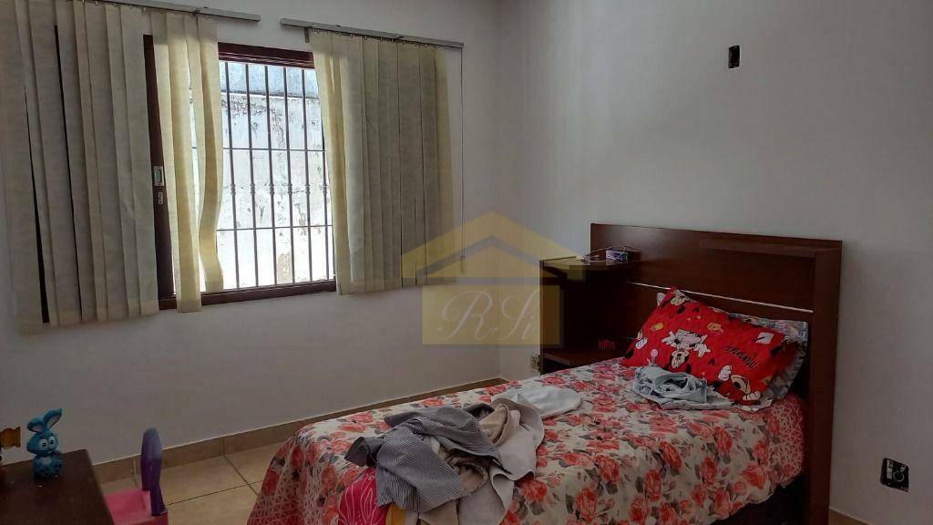 Casa à venda com 3 quartos, 212m² - Foto 14