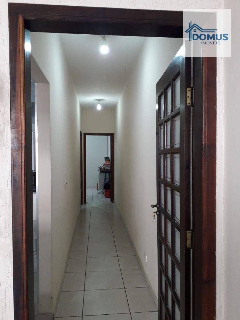 Casa à venda com 4 quartos, 220m² - Foto 6