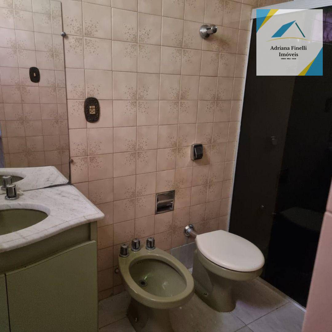 Casa à venda com 4 quartos, 250m² - Foto 2