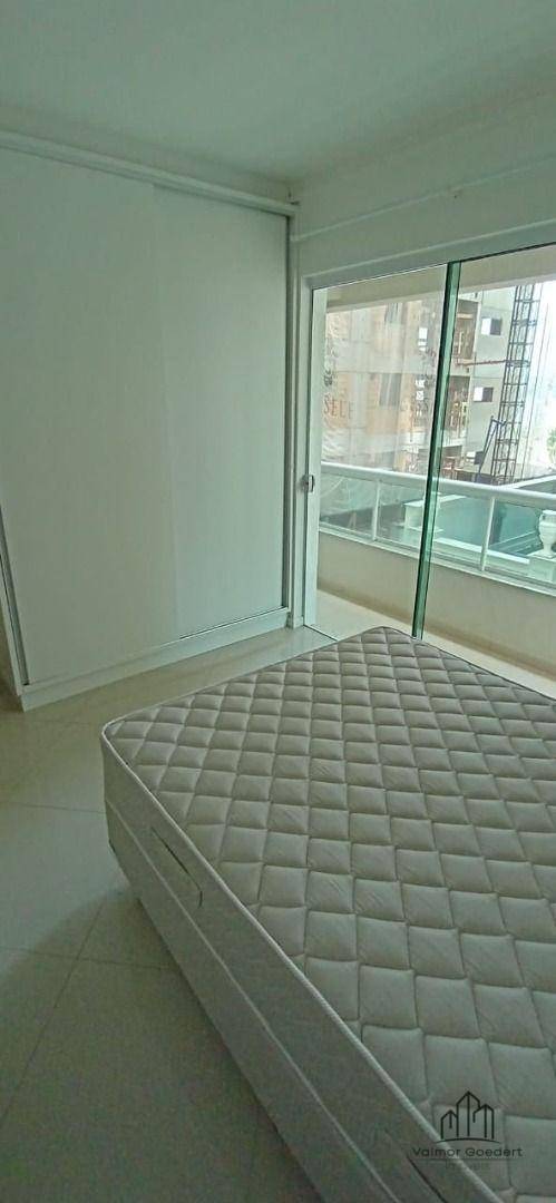 Apartamento à venda com 3 quartos, 138m² - Foto 13