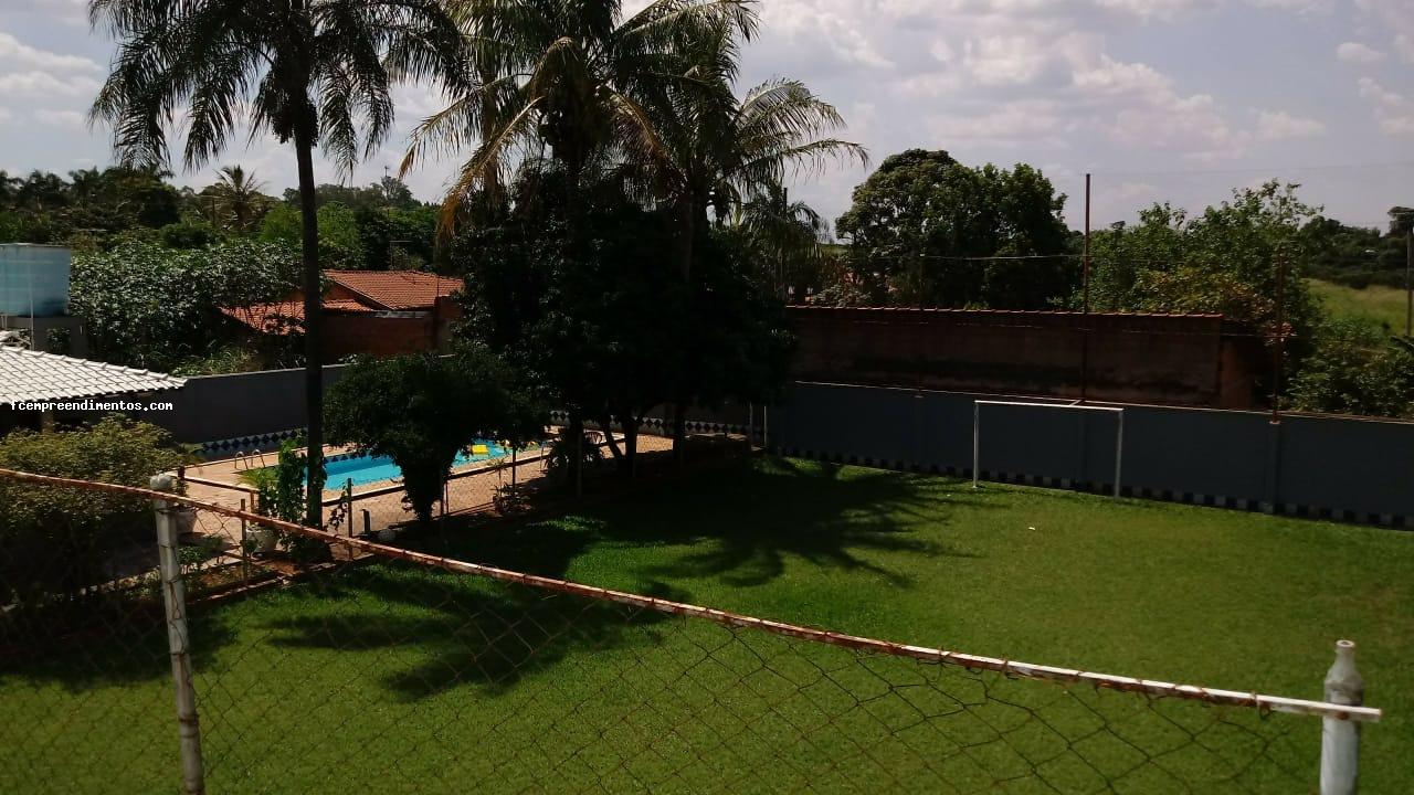 Fazenda à venda com 3 quartos, 1250m² - Foto 1