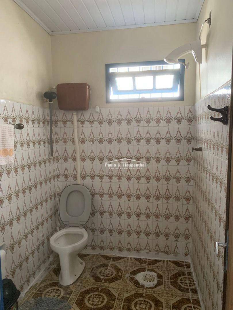 Casa à venda com 6 quartos, 200m² - Foto 13