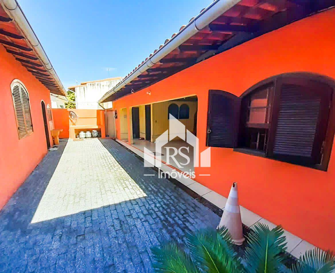 Casa à venda com 5 quartos, 268m² - Foto 4