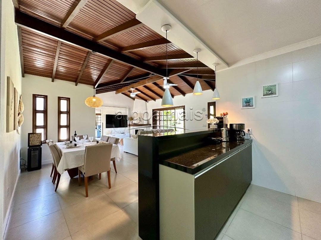 Casa à venda com 4 quartos, 600m² - Foto 15