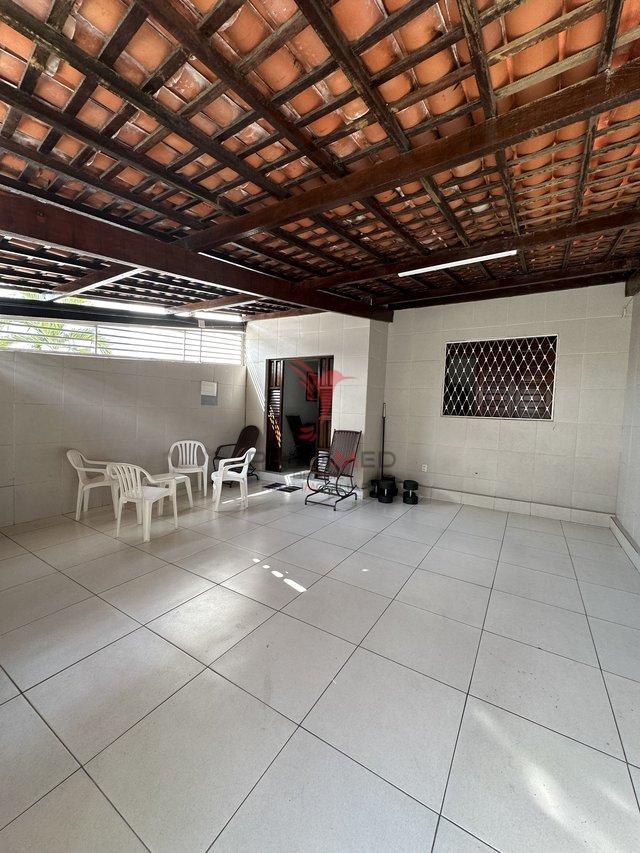 Casa à venda com 3 quartos, 120m² - Foto 2