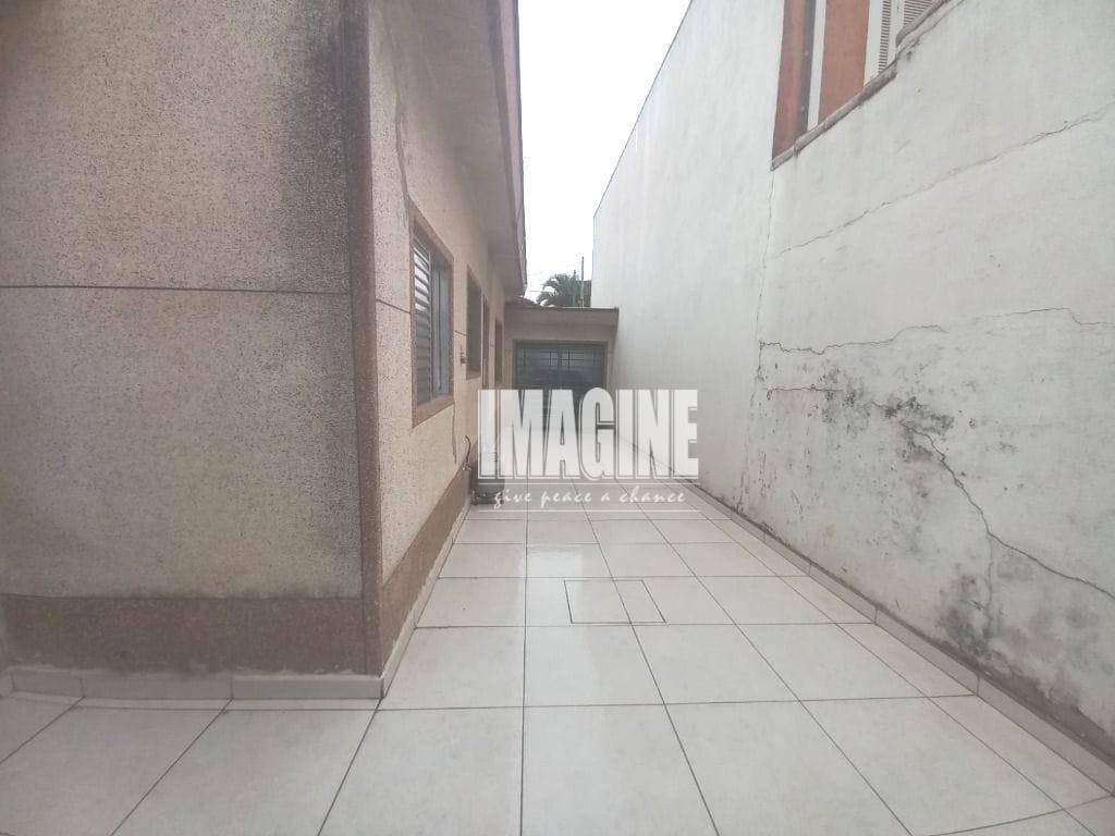 Casa à venda com 3 quartos, 240m² - Foto 4