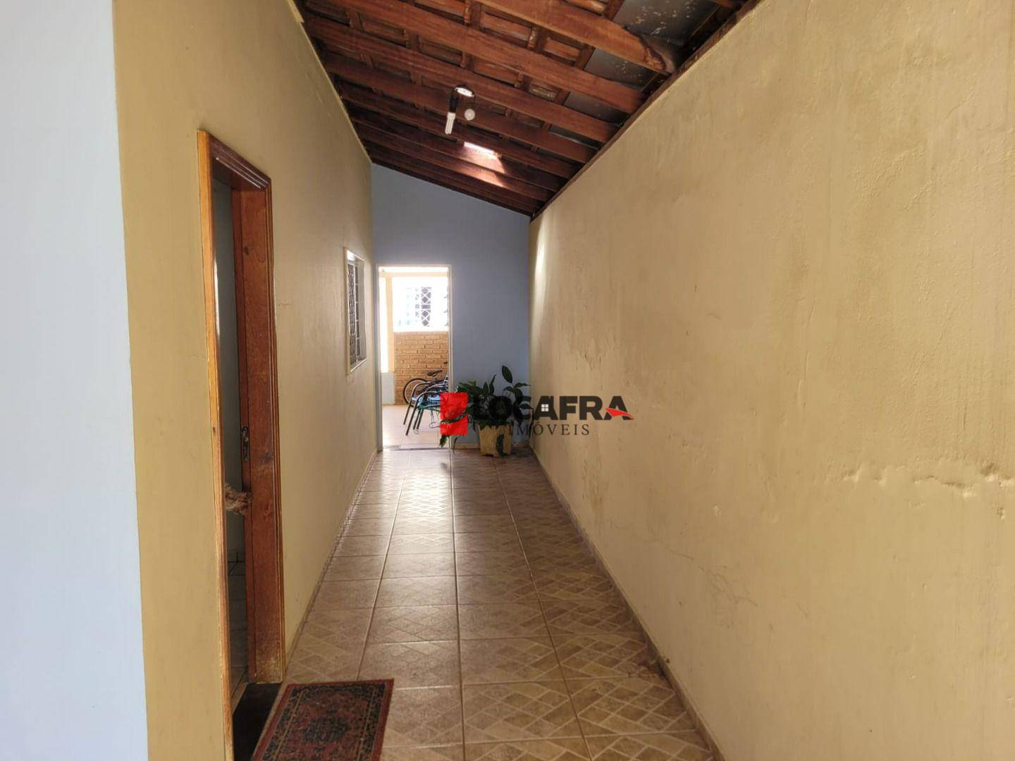 Casa à venda com 5 quartos, 182m² - Foto 2