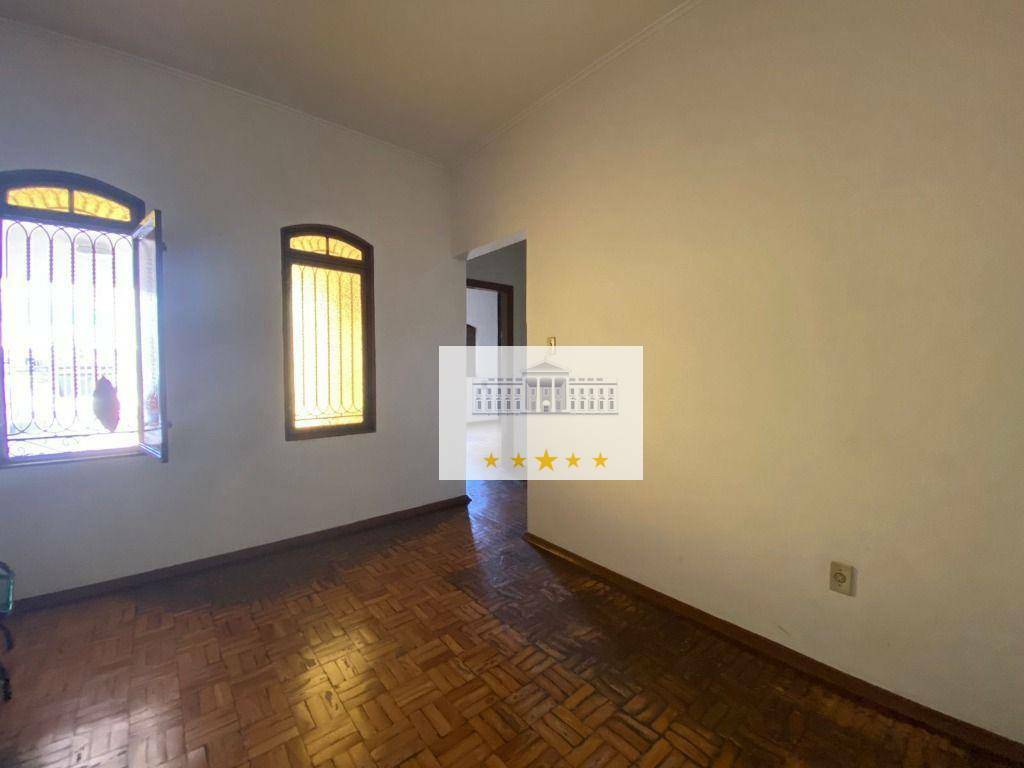 Casa à venda com 4 quartos, 250m² - Foto 4