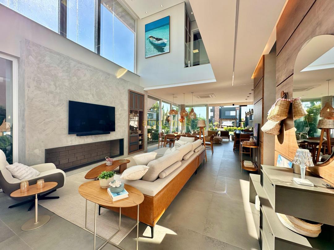 Casa de Condomínio à venda com 4 quartos, 270m² - Foto 4
