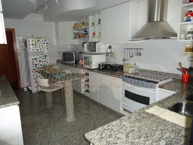 Apartamento para alugar com 3 quartos, 190m² - Foto 11