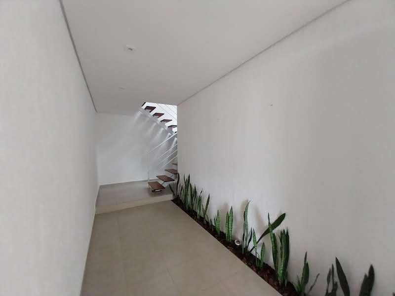 Casa de Condomínio à venda com 3 quartos, 400m² - Foto 4