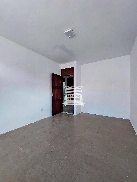 Casa à venda com 6 quartos, 300m² - Foto 36