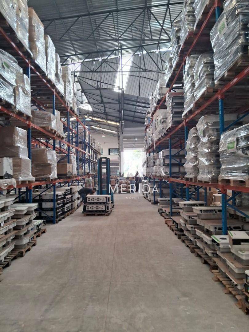 Depósito-Galpão-Armazém para alugar, 1700m² - Foto 4