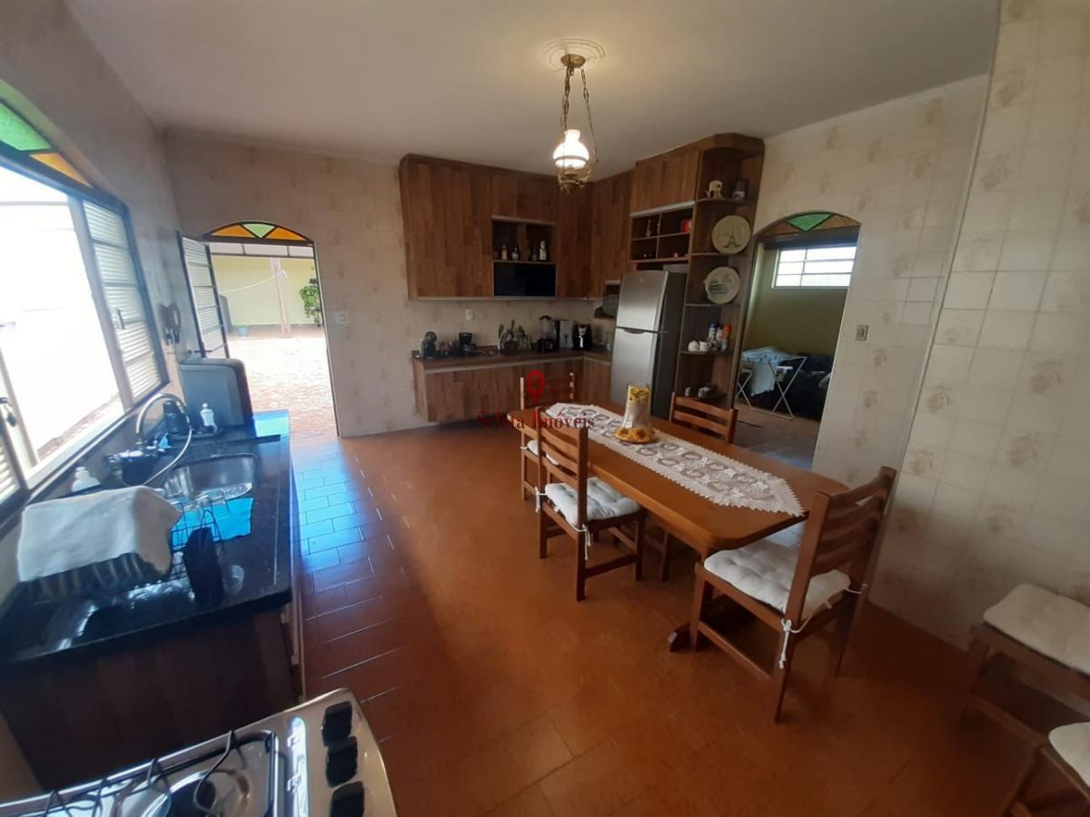 Casa à venda com 3 quartos, 158m² - Foto 8