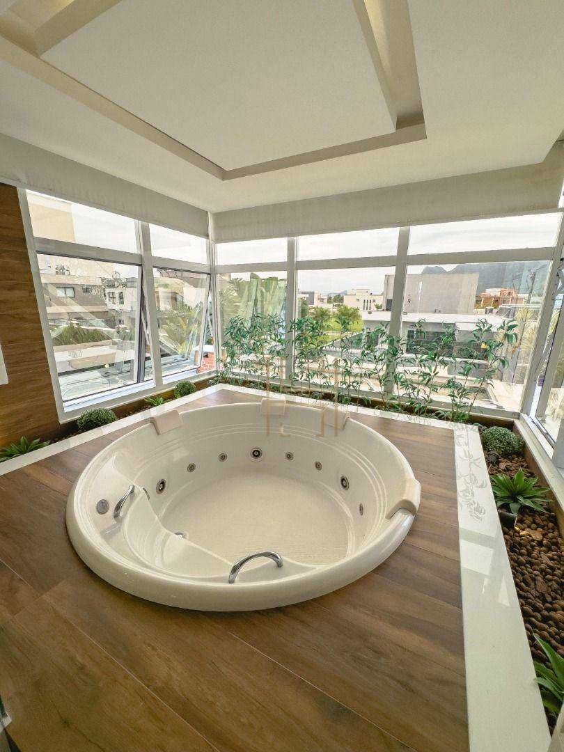Casa de Condomínio à venda com 4 quartos, 350m² - Foto 10