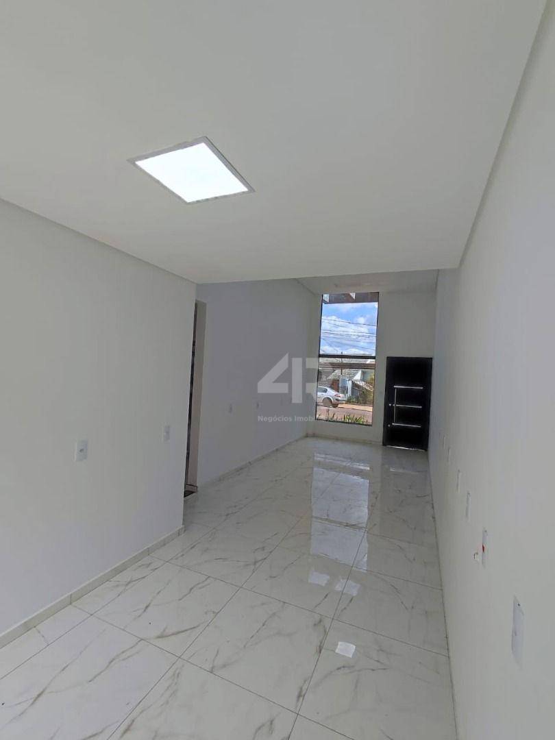 Casa à venda com 3 quartos, 82m² - Foto 5