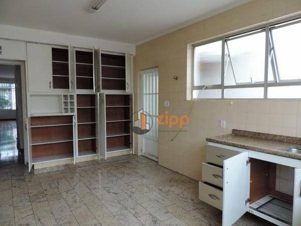 Sobrado à venda e aluguel com 3 quartos, 200m² - Foto 26