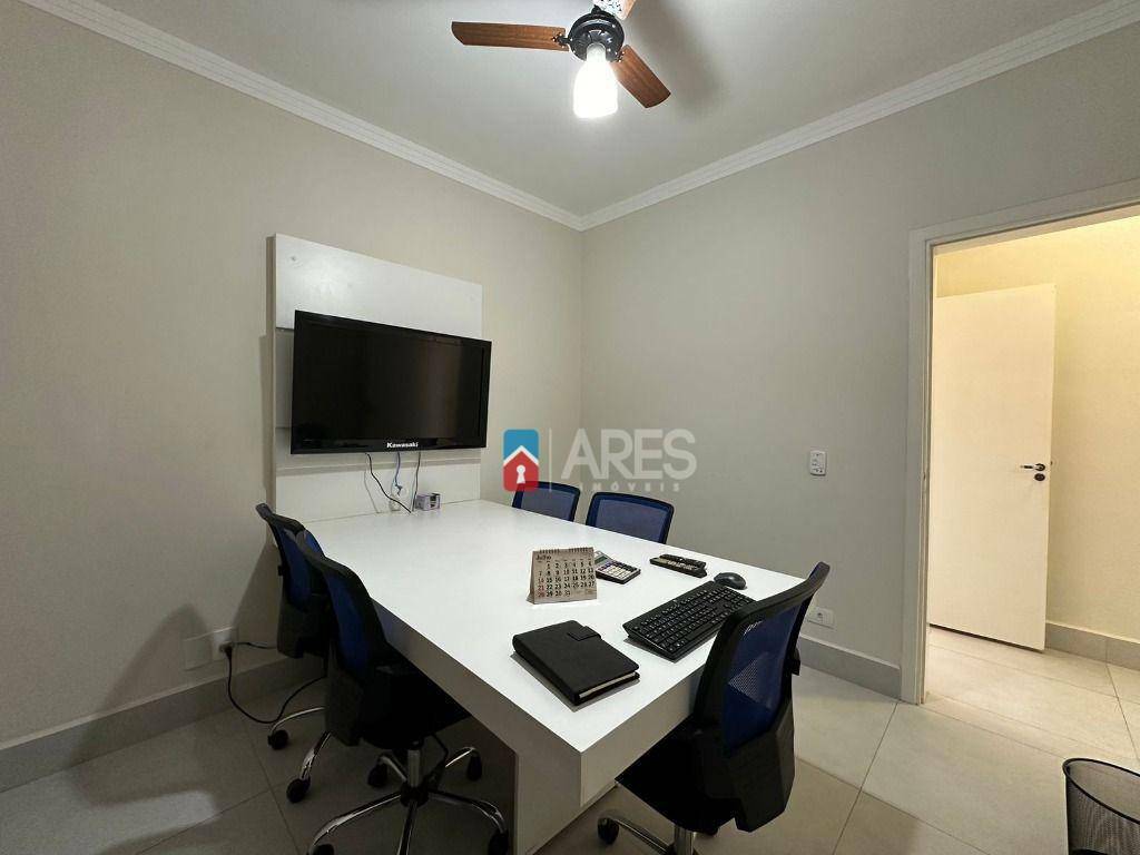 Casa para alugar com 5 quartos, 300m² - Foto 21