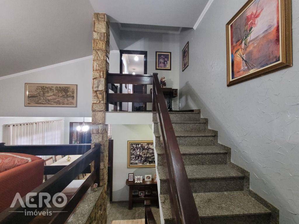 Casa à venda com 4 quartos, 363m² - Foto 27