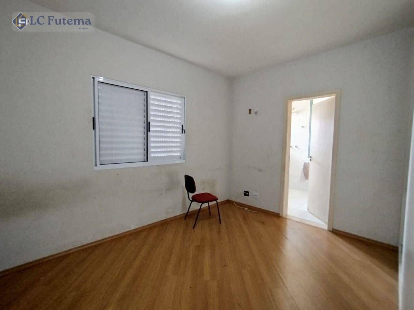 Casa de Condomínio para alugar com 3 quartos, 300m² - Foto 24