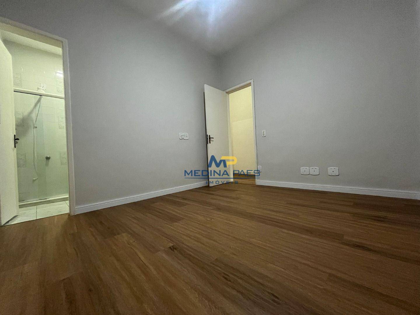 Casa à venda com 3 quartos, 215M2 - Foto 8