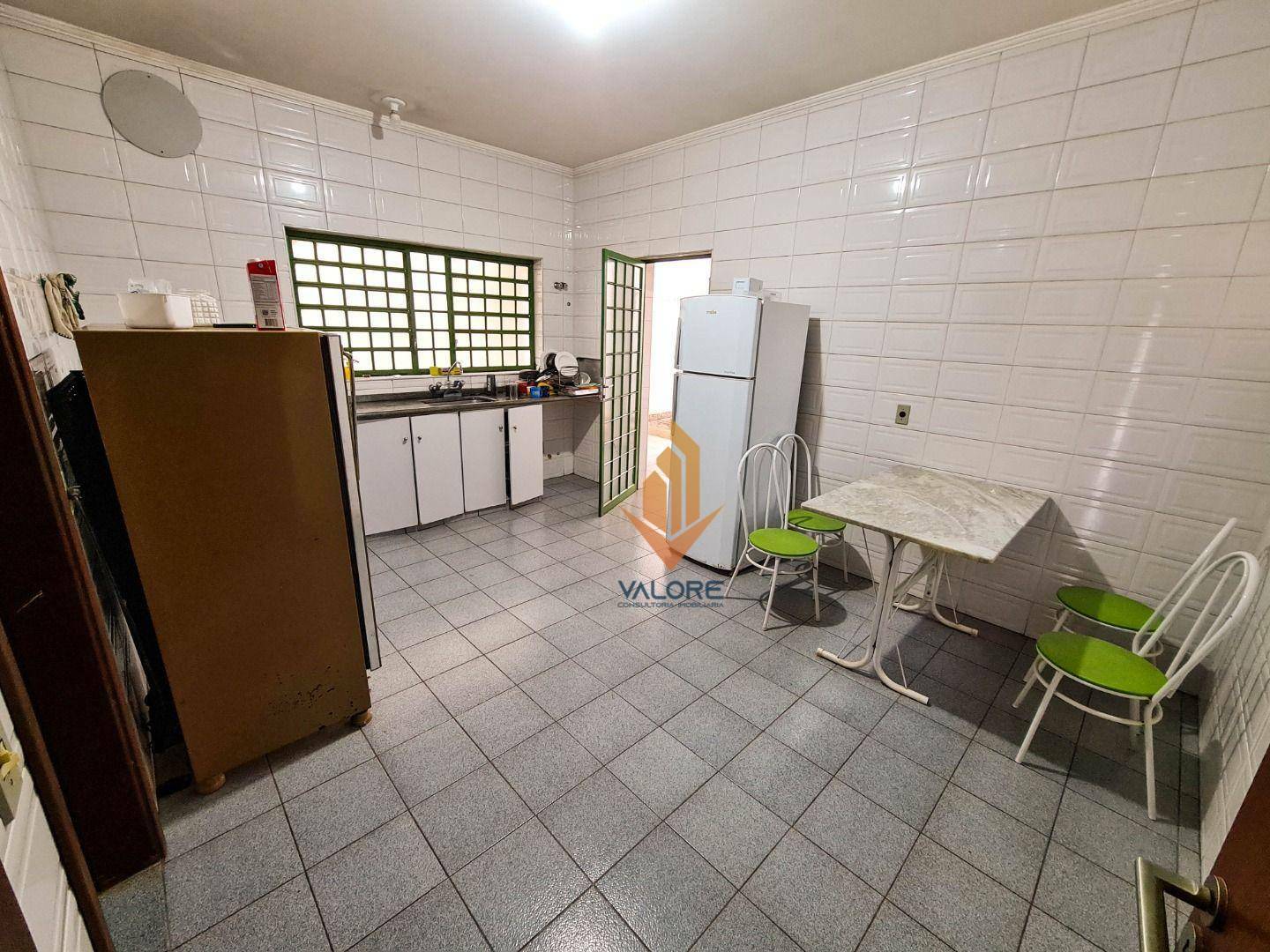 Casa à venda com 8 quartos, 365m² - Foto 19