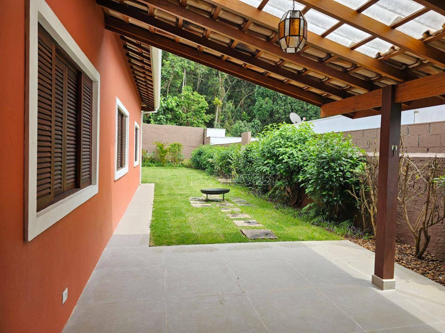 Casa de Condomínio para alugar com 3 quartos, 200m² - Foto 23