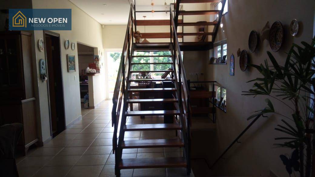 Casa à venda com 3 quartos, 234m² - Foto 8