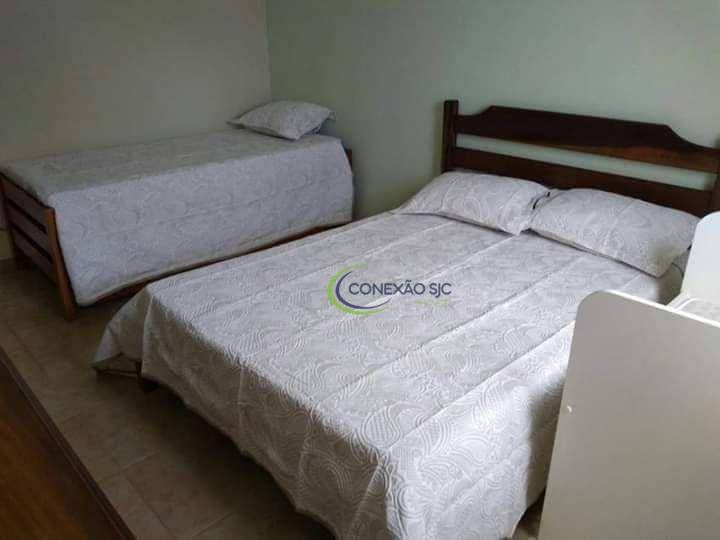 Casa de Condomínio à venda com 3 quartos, 300m² - Foto 2