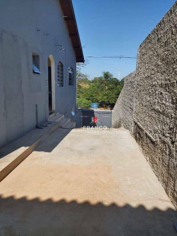 Casa à venda com 6 quartos, 300m² - Foto 18