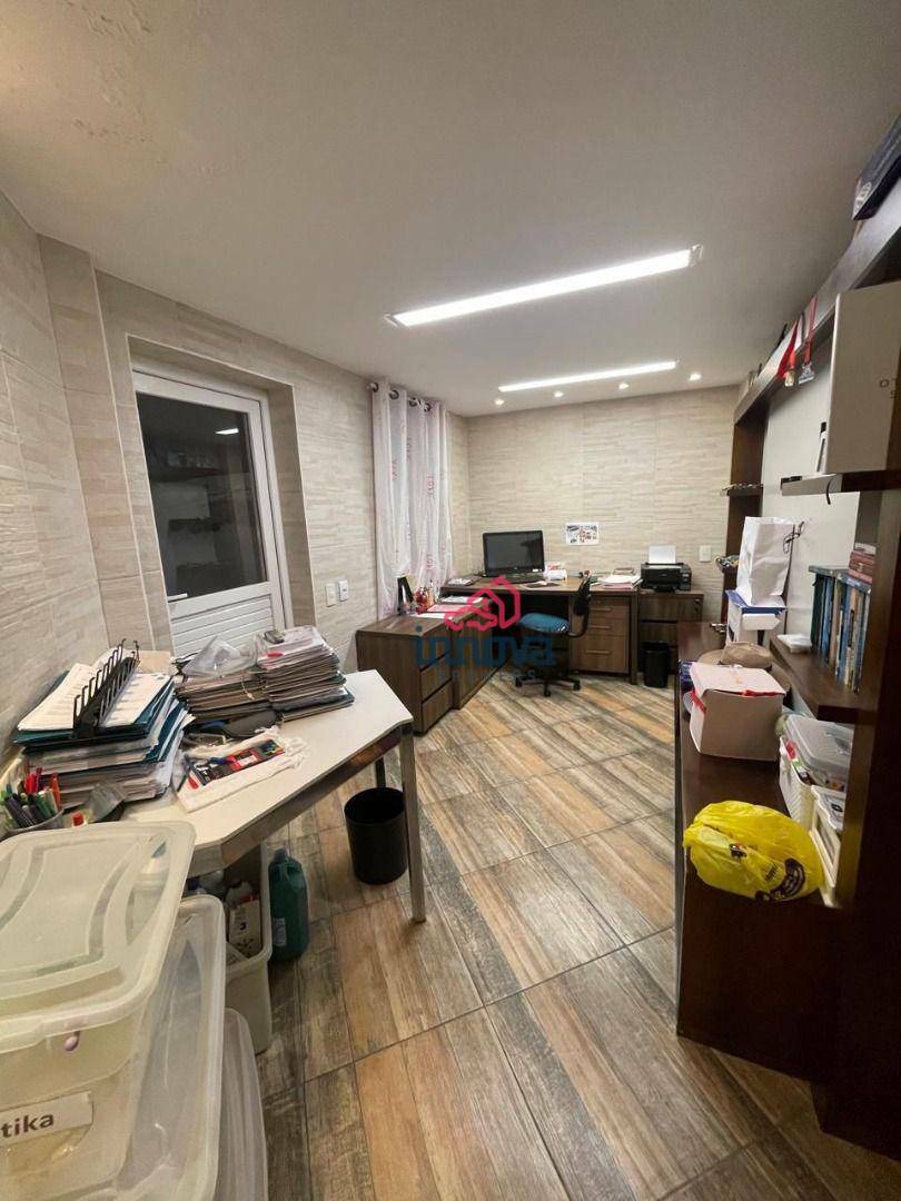 Sobrado à venda com 3 quartos, 300m² - Foto 20