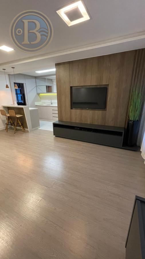 Apartamento à venda com 2 quartos, 73m² - Foto 2