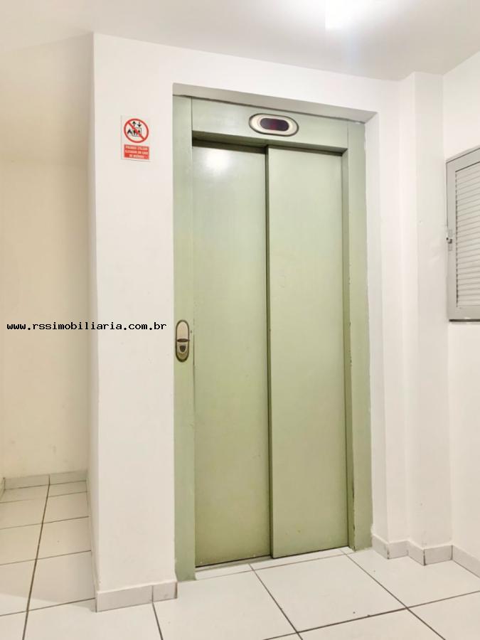 Apartamento à venda com 2 quartos, 65m² - Foto 13