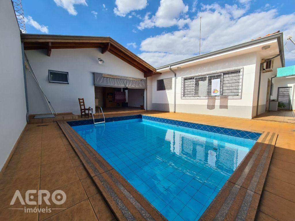 Casa à venda com 3 quartos, 280m² - Foto 1