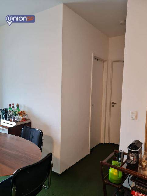 Apartamento à venda com 2 quartos, 69m² - Foto 4