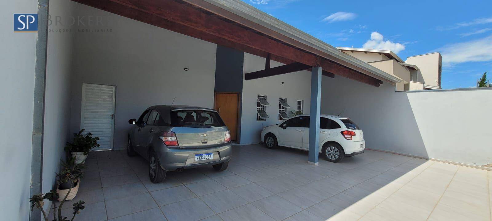 Casa à venda com 3 quartos, 225m² - Foto 2