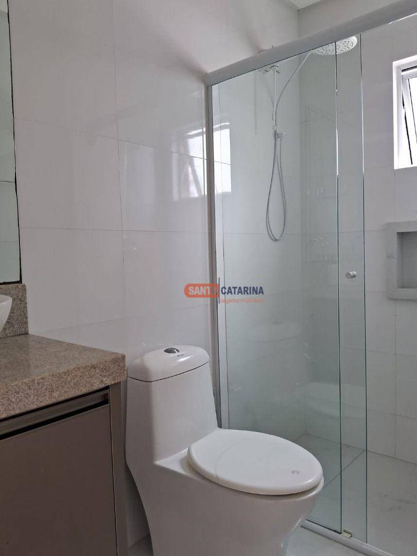 Apartamento para alugar com 3 quartos, 110m² - Foto 9