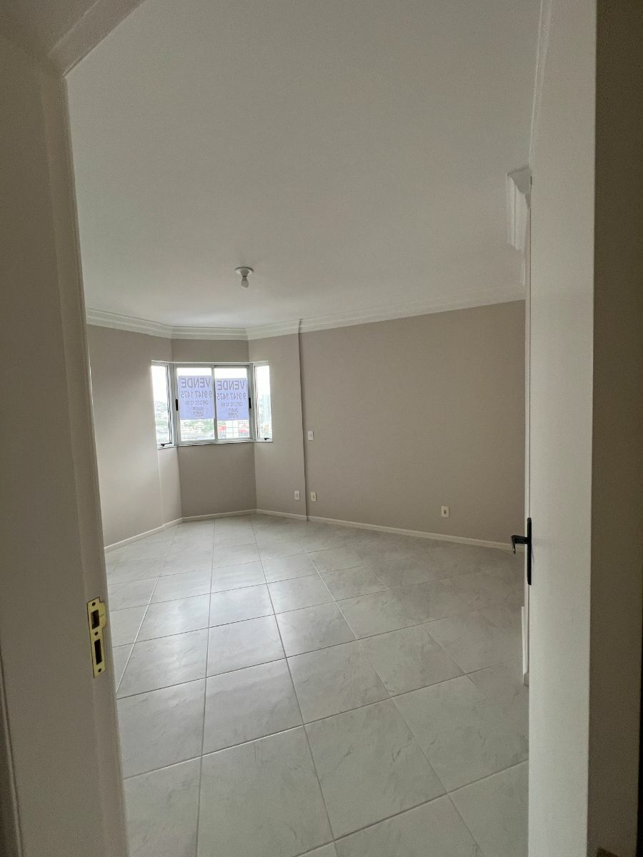 Apartamento à venda com 3 quartos, 136m² - Foto 28