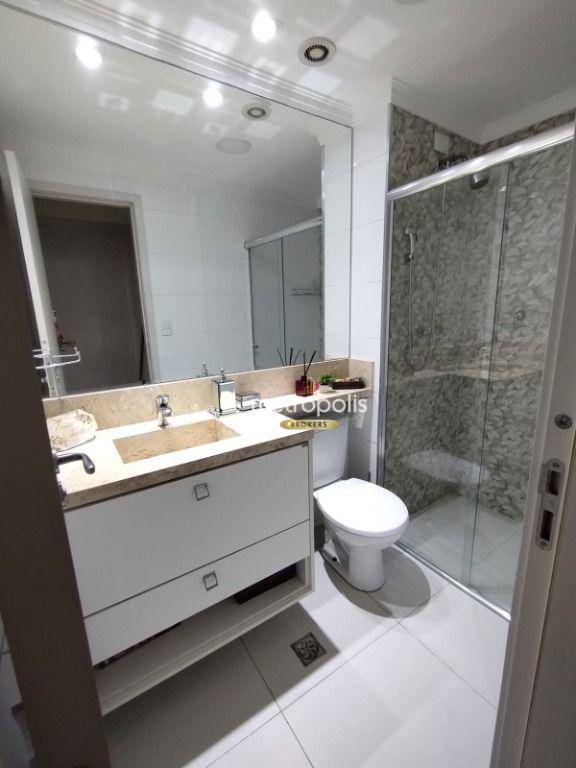 Apartamento à venda com 2 quartos, 72m² - Foto 19