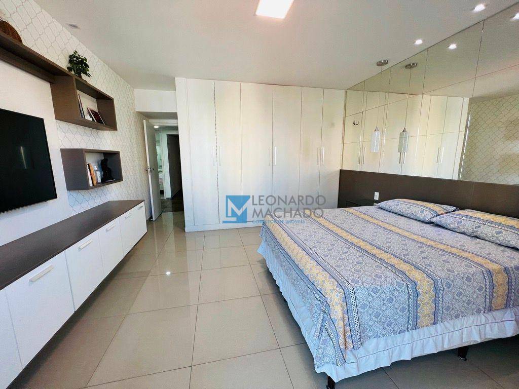 Apartamento à venda com 4 quartos, 196m² - Foto 8