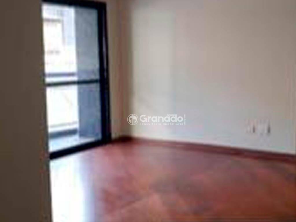 Apartamento à venda com 3 quartos, 125m² - Foto 2