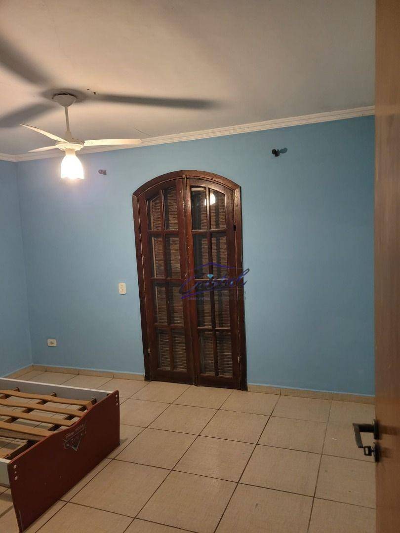 Casa à venda com 3 quartos, 200m² - Foto 4