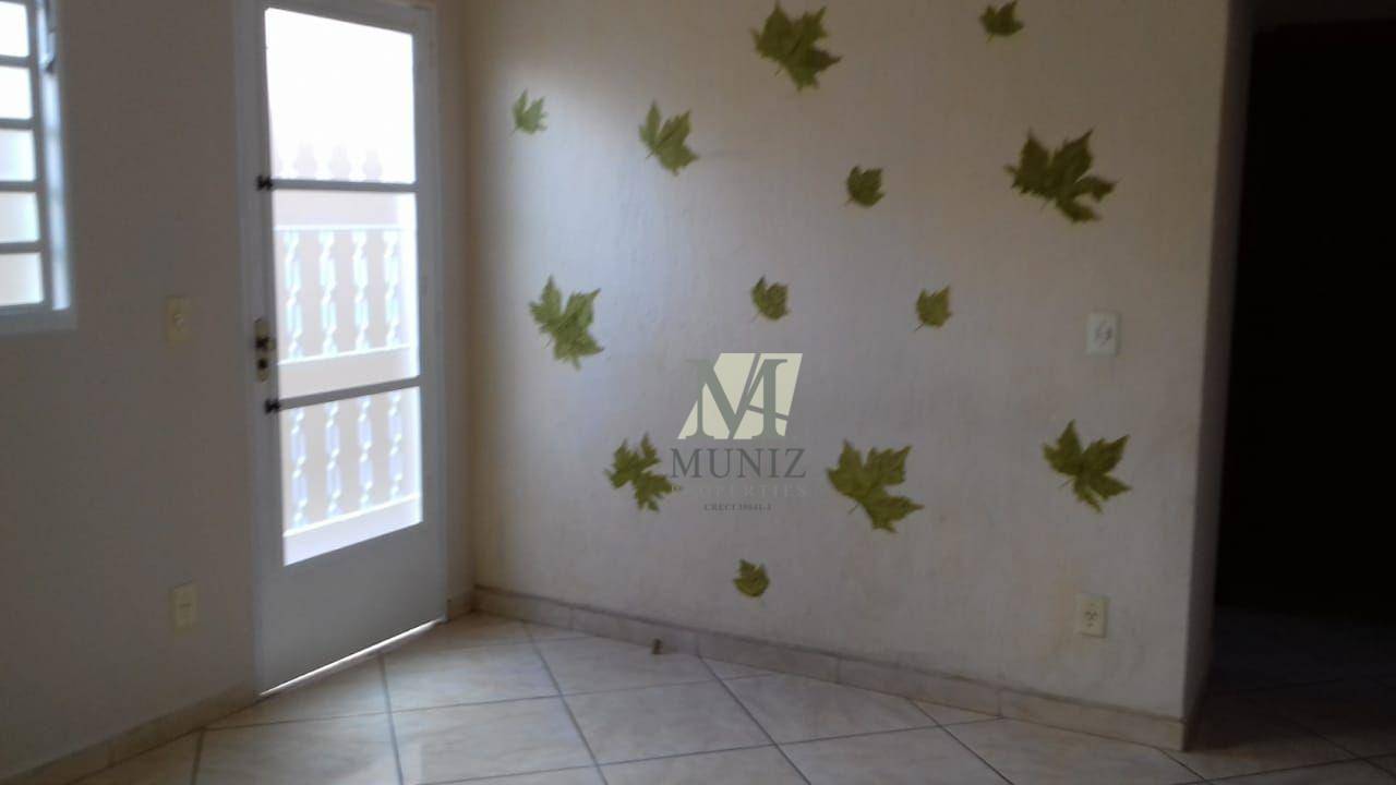 Casa à venda com 2 quartos, 102m² - Foto 2