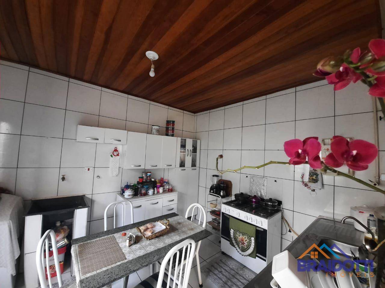 Casa à venda com 2 quartos, 90m² - Foto 1