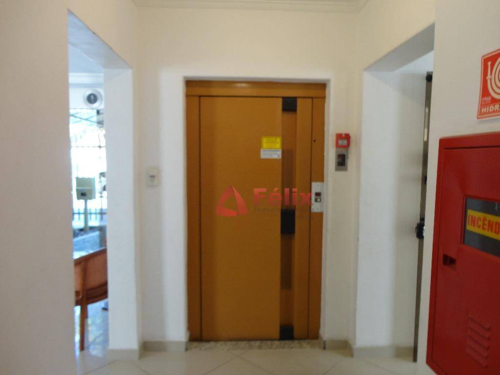 Apartamento à venda com 3 quartos, 111m² - Foto 28