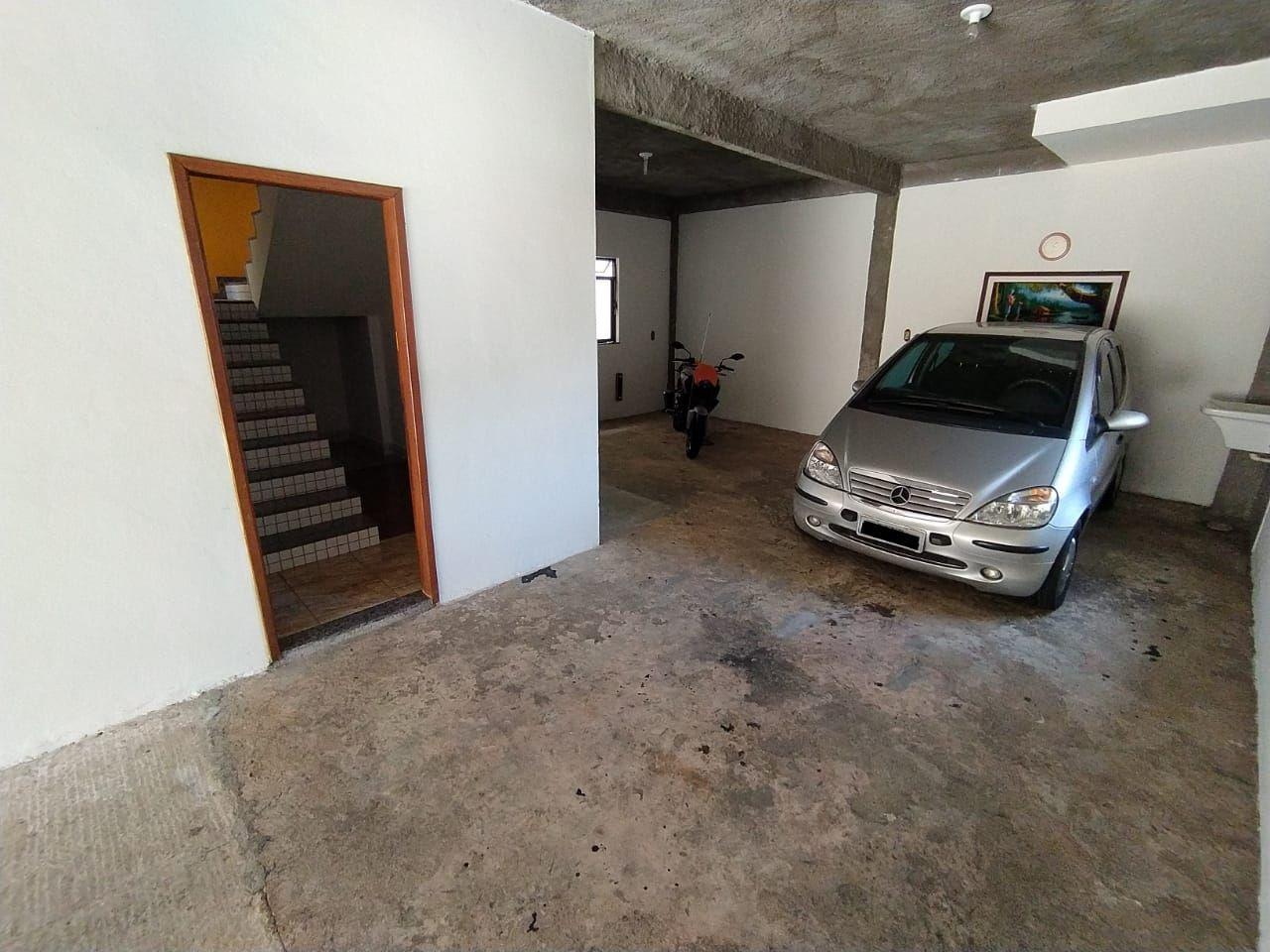 Casa à venda com 5 quartos, 179m² - Foto 35