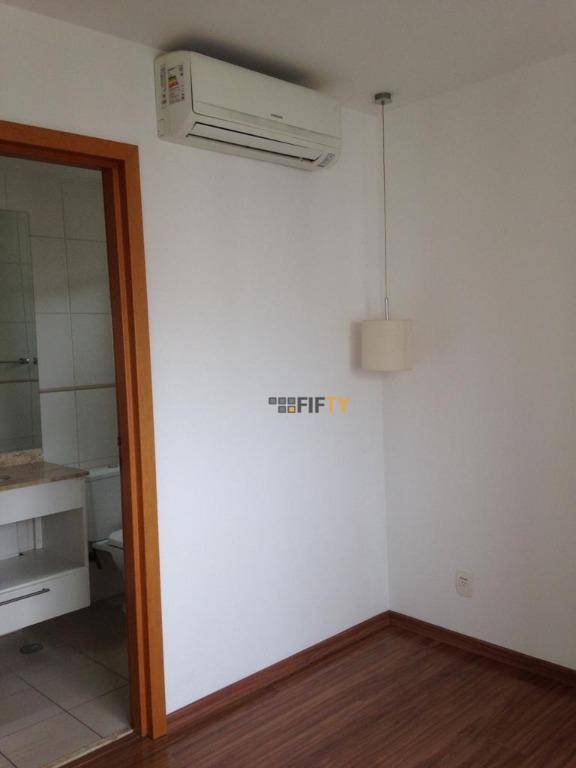 Apartamento para alugar com 3 quartos, 93m² - Foto 14