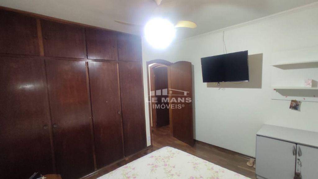 Casa à venda com 4 quartos, 196m² - Foto 15